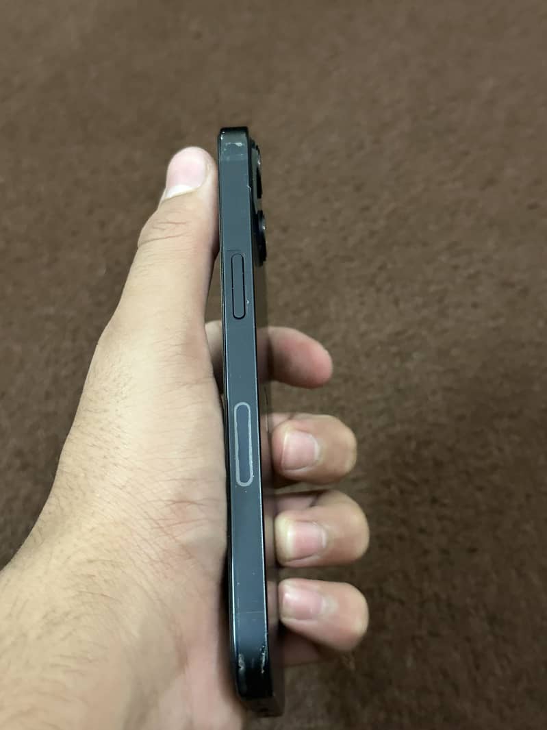 Apple iPhone 13 1