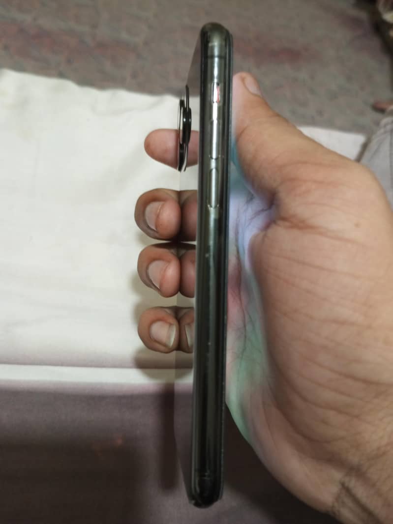 Apple iPhone 11 Pro 1
