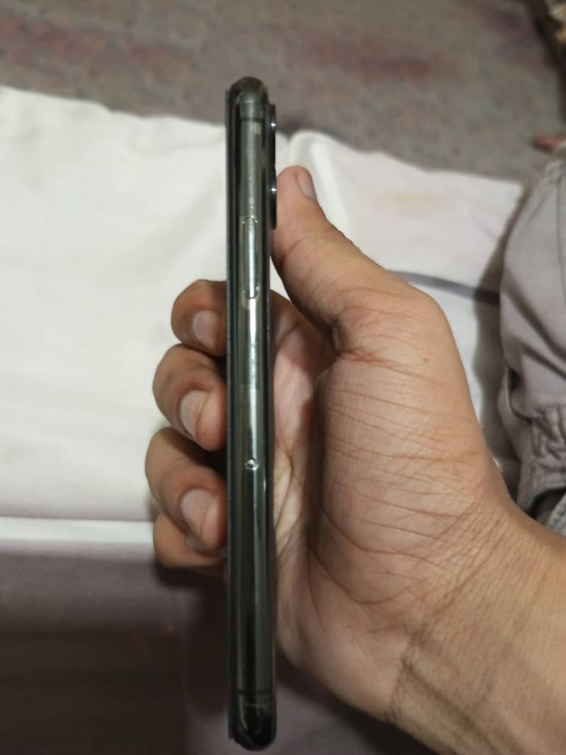 Apple iPhone 11 Pro 3