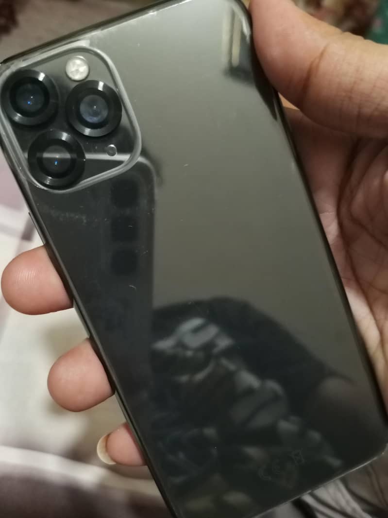 Apple iPhone 11 Pro 6