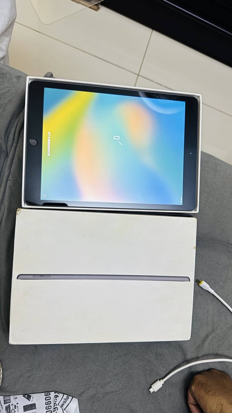 Ipad 8th generation with complete  box 4