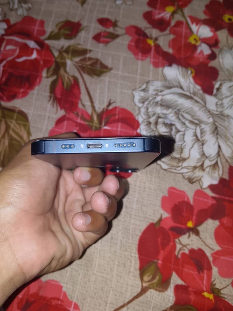 Apple iPhone 13 3