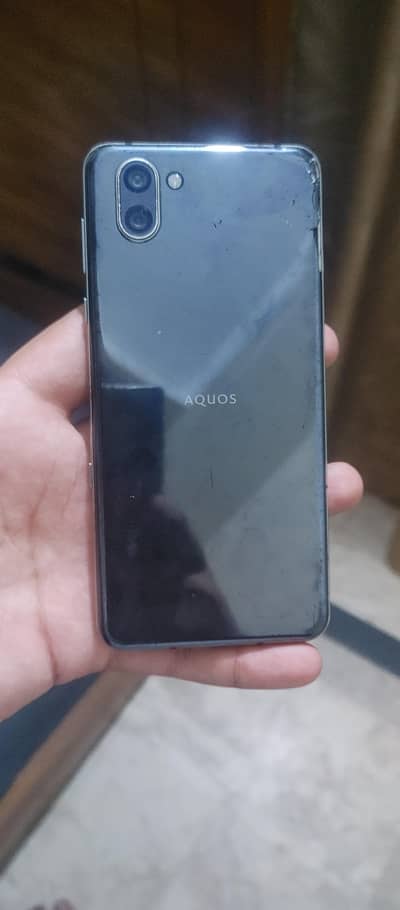 Sharp Aquos R3 6/128