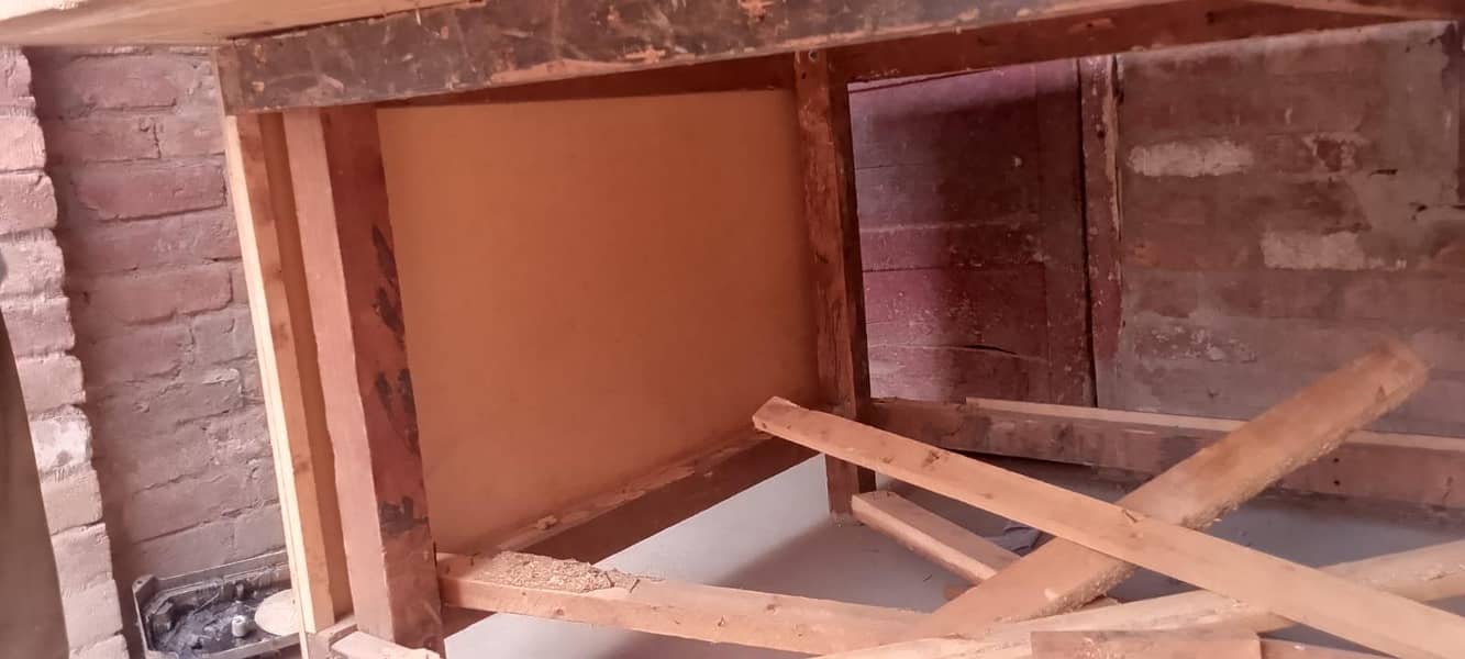 Cutting Table. 9*5 3