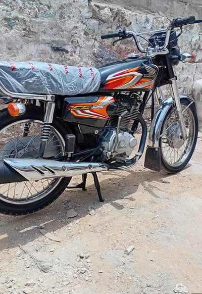 Honda CG-125cc. . . {2022} Karachi Number. . . . . 0315/6694024