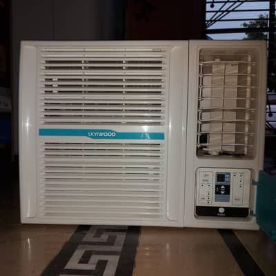 SKYIWOOD Widnow Type AC, 0.75Ton Inverter  Excellent condition