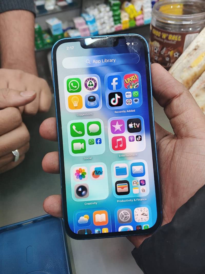 Apple iPhone 13 0