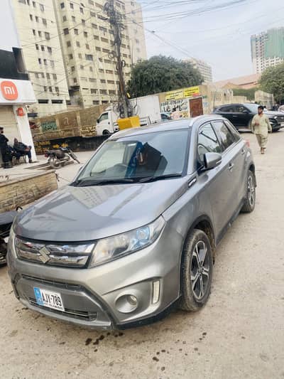 Suzuki Vitara 2018 GLX top of the line 0/3/0/4/0/3/9/6/9/3/7
