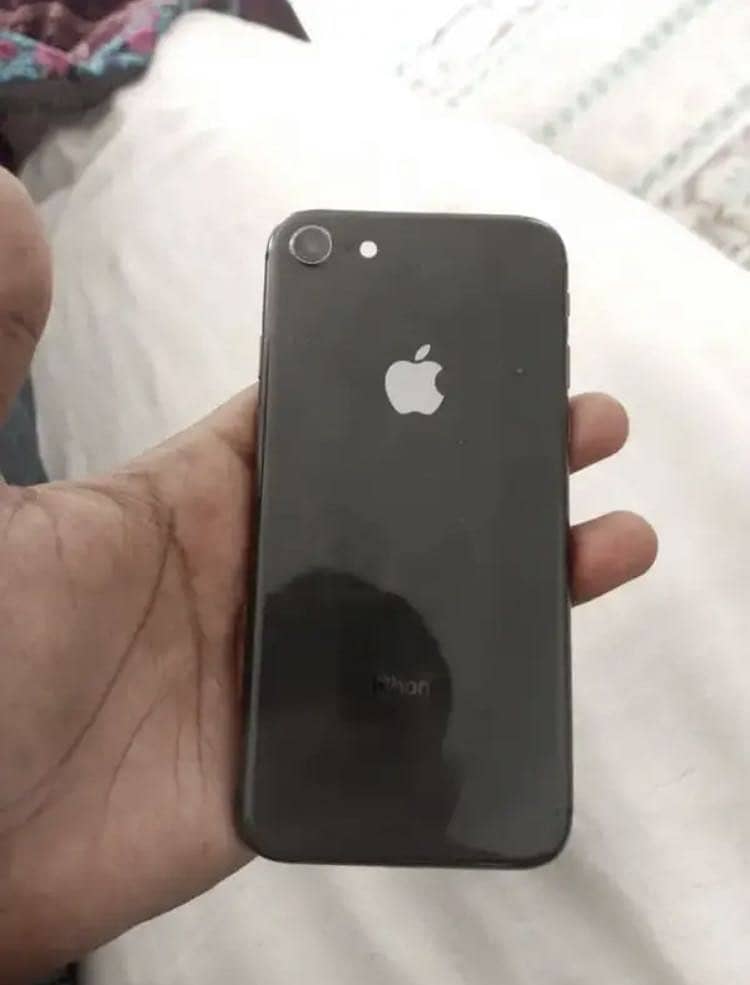 Apple iPhone 8 0