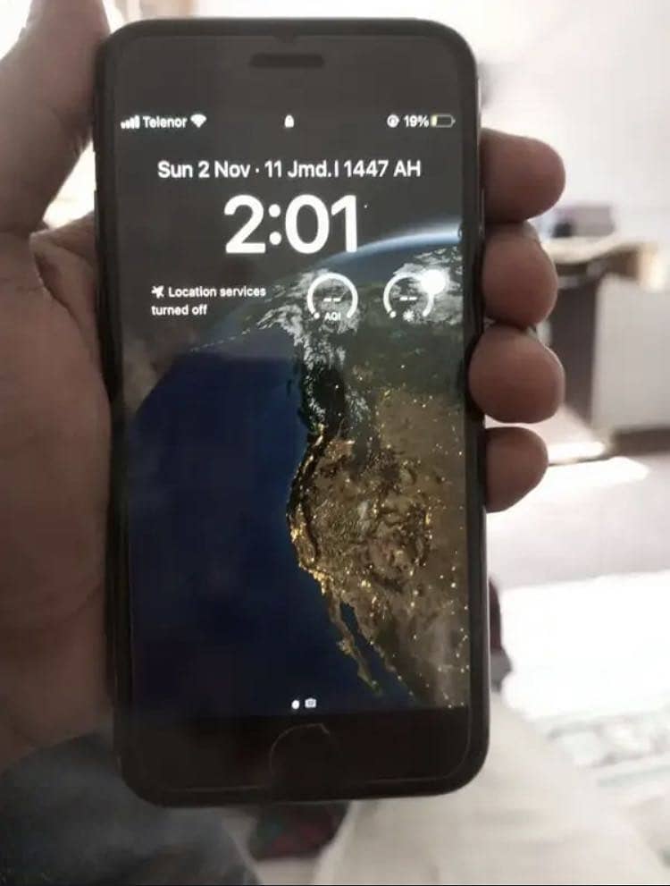 Apple iPhone 8 1
