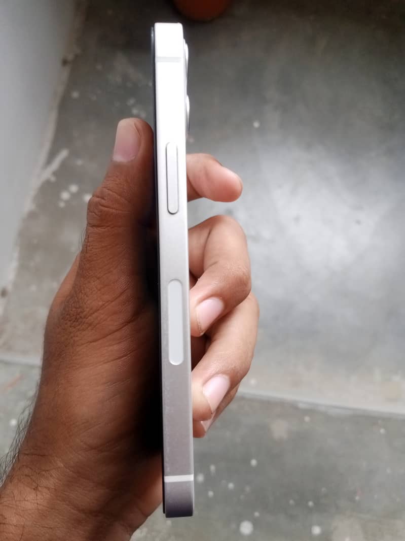 Apple iPhone 12 mini 3