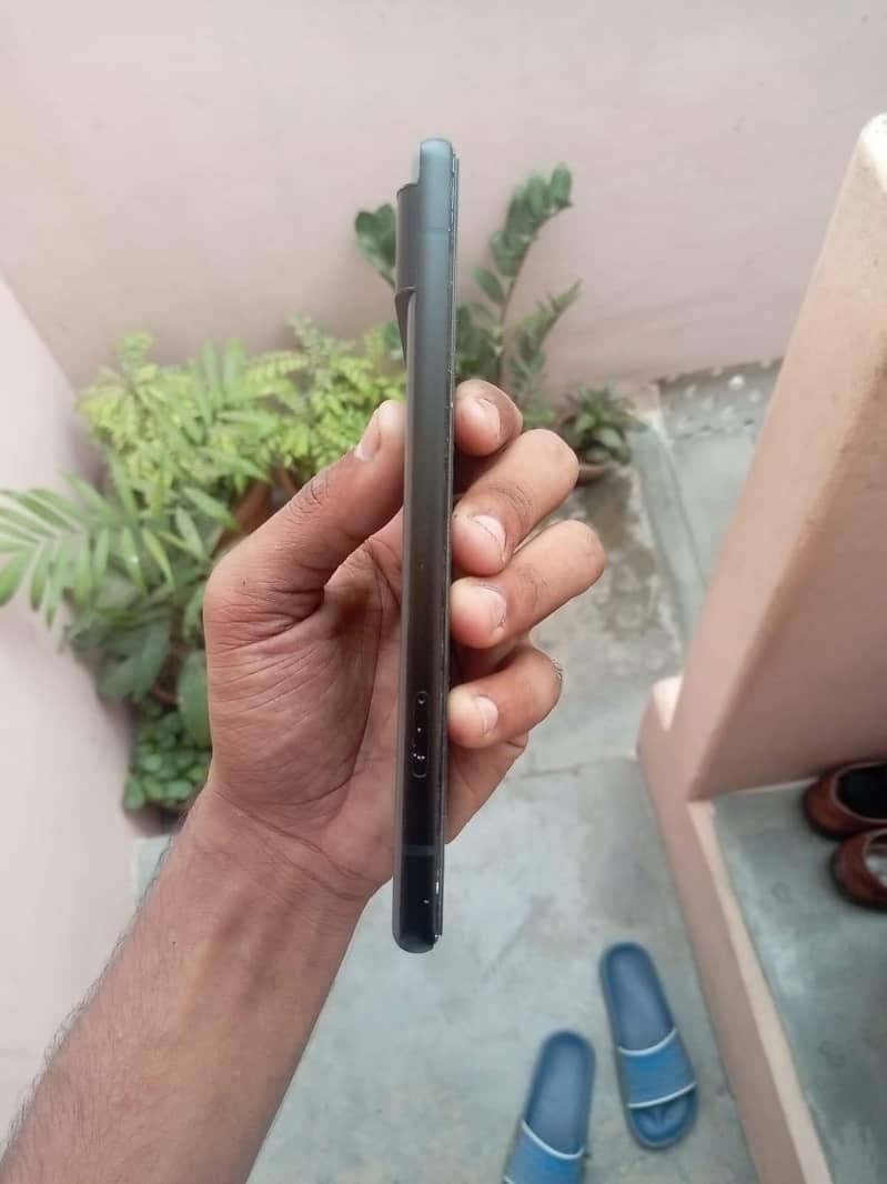 Google Pixel 6 4