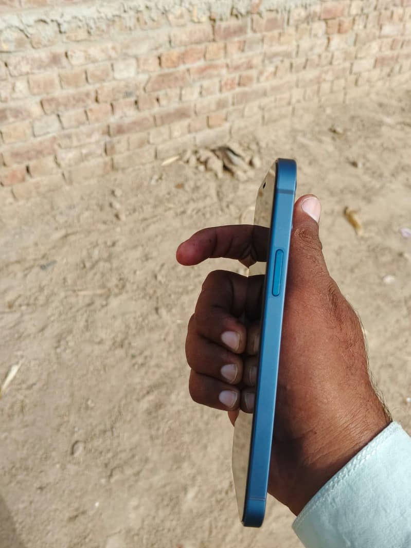 iPhone 12 3