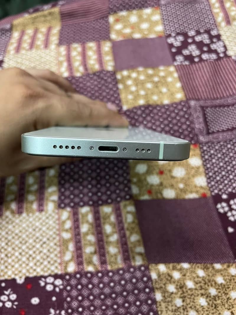 Apple iPhone 12 3