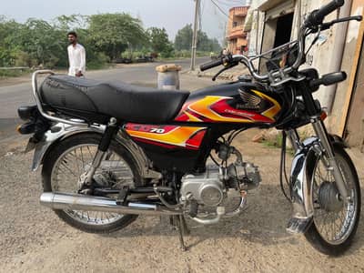 HONDA CD 70 BLACK CLOUR