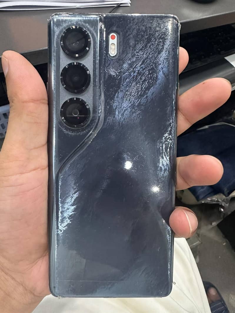 Tecno CAMON 40 Pro 6