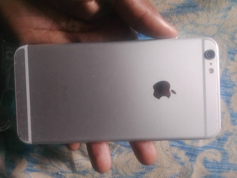 Apple iPhone 6 Plus 1