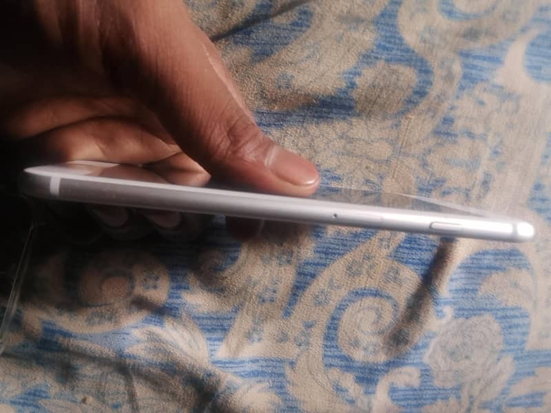 Apple iPhone 6 Plus 2