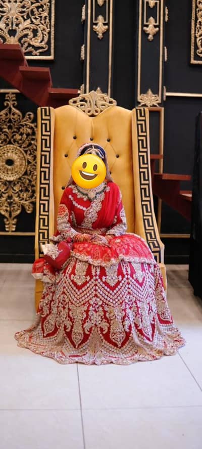 Preloved Barat Beautiful Bridal Red lehenga.