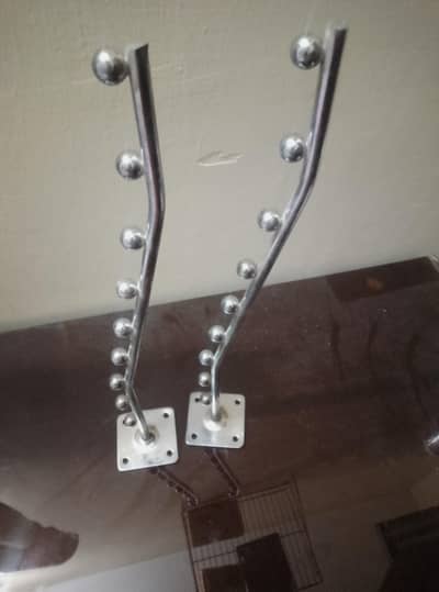 2 clothes stand 10 hazar 15 hangers 4 hazar main