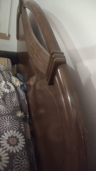 king bed set 5.5 ×6 fit with mattress side tables & dressing table