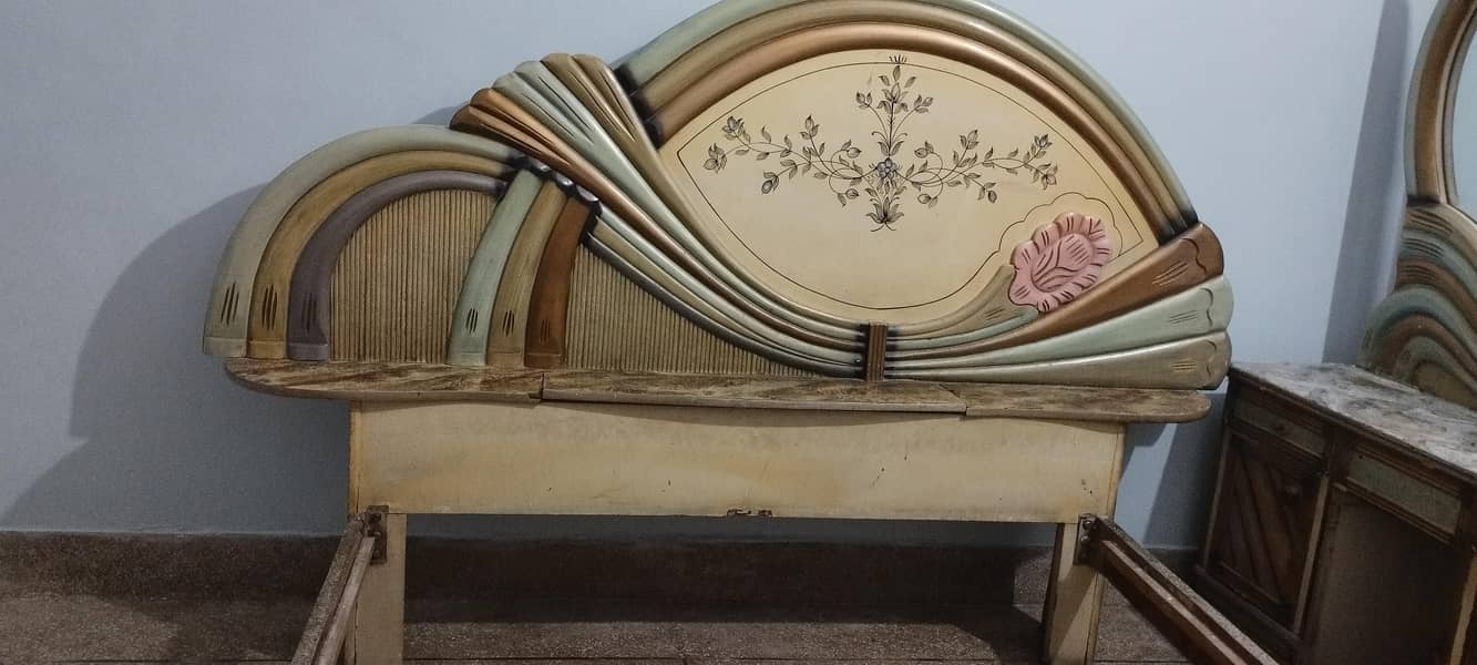 BED SHOWCASE DRESSING 2
