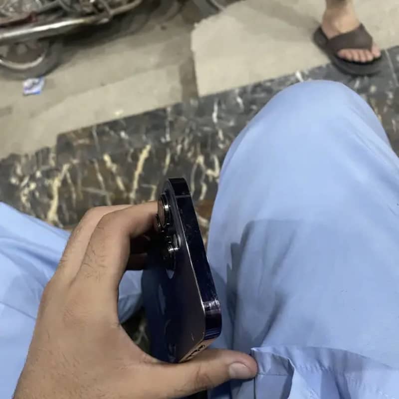 iPhone 14 Pro Max 2