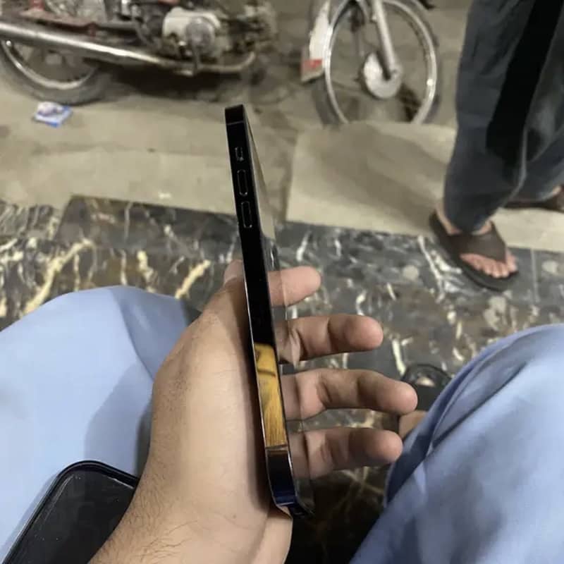 iPhone 14 Pro Max 4