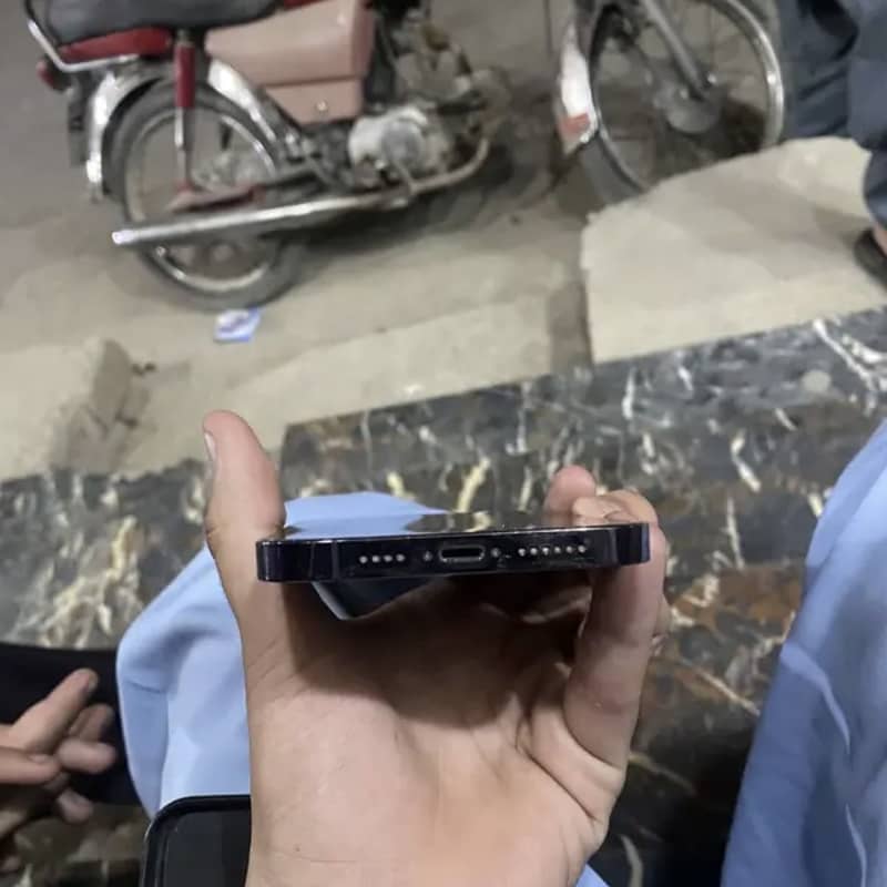 iPhone 14 Pro Max 6