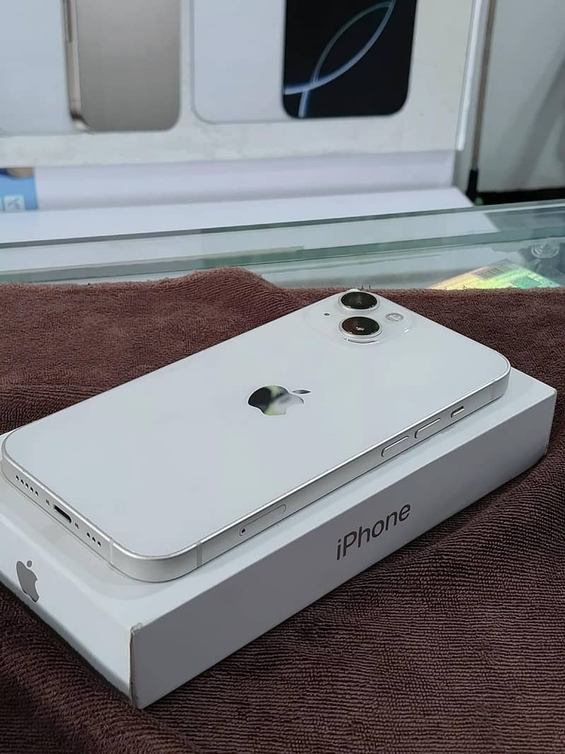 Apple iPhone 13 1