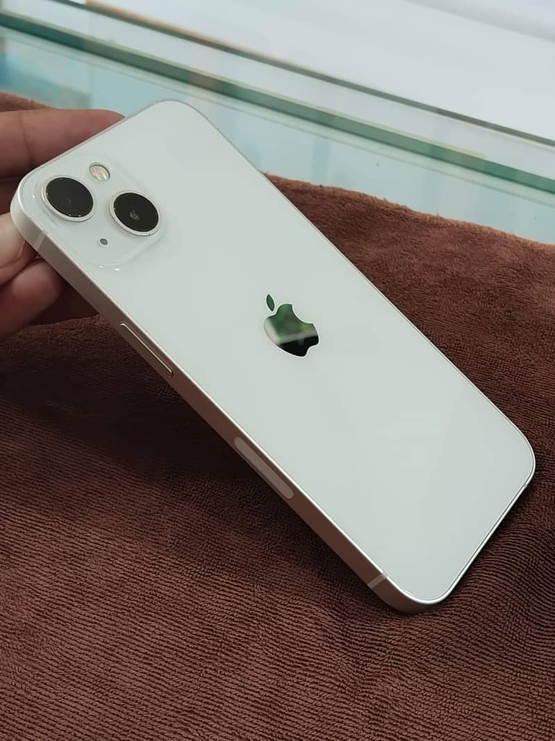 Apple iPhone 13 5