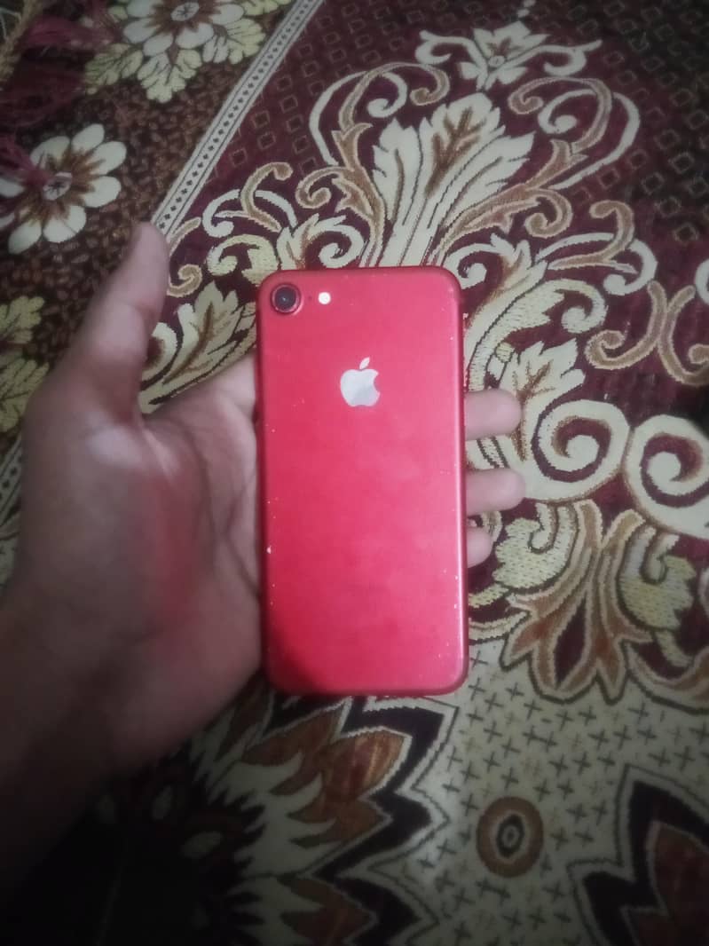 Apple iPhone 7 0