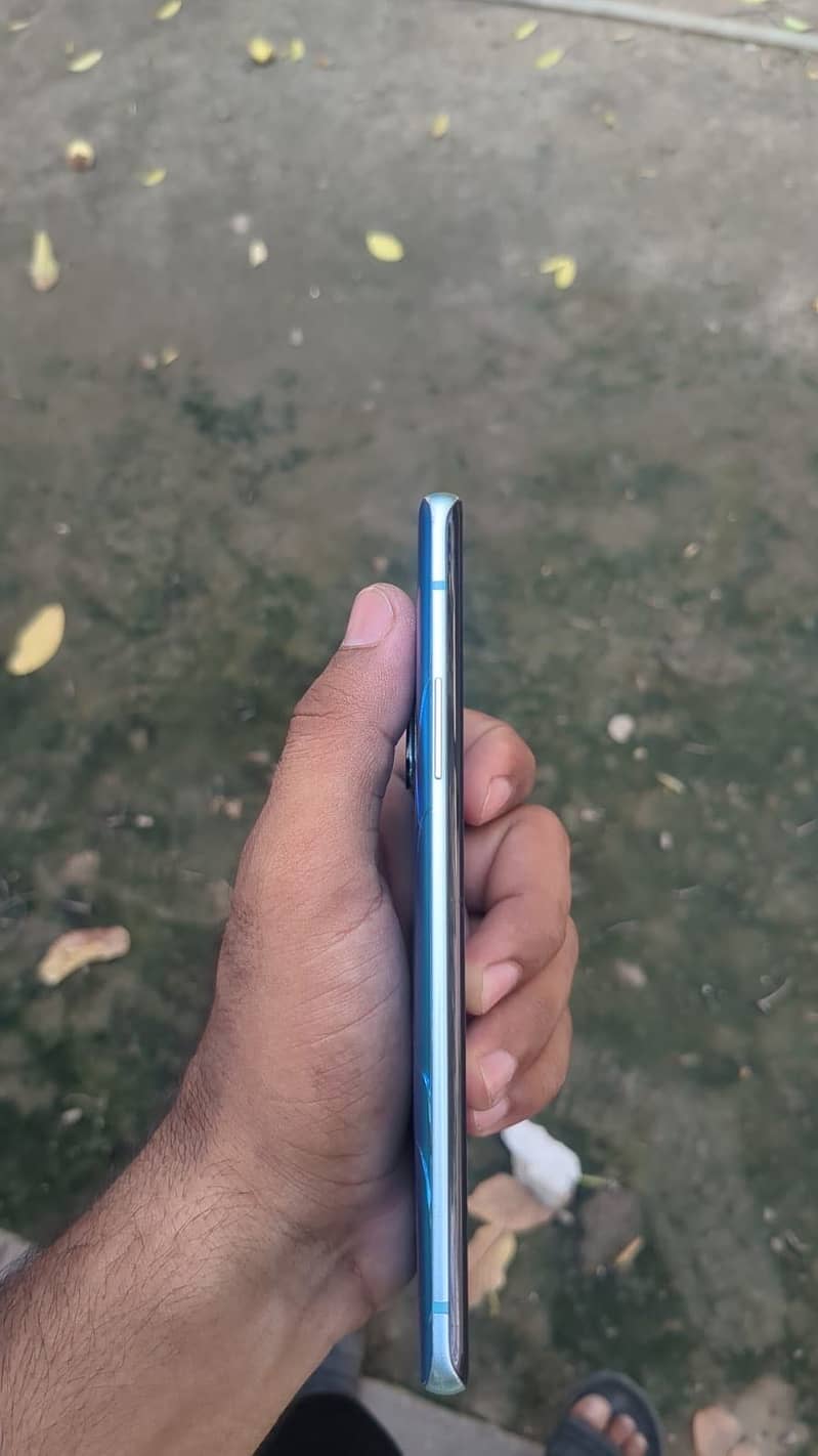 One Plus 8 Pro 0
