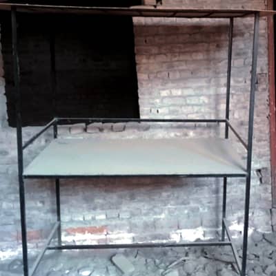 Stand for. restaurant or outdoor usage