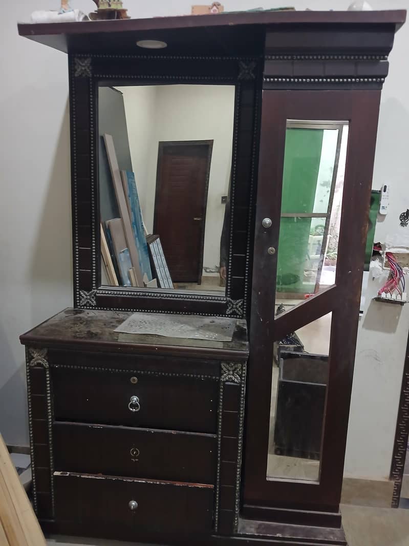 dressing table 0