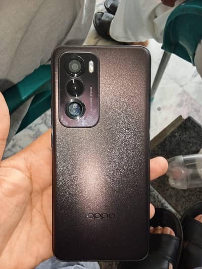 OPPO Reno12