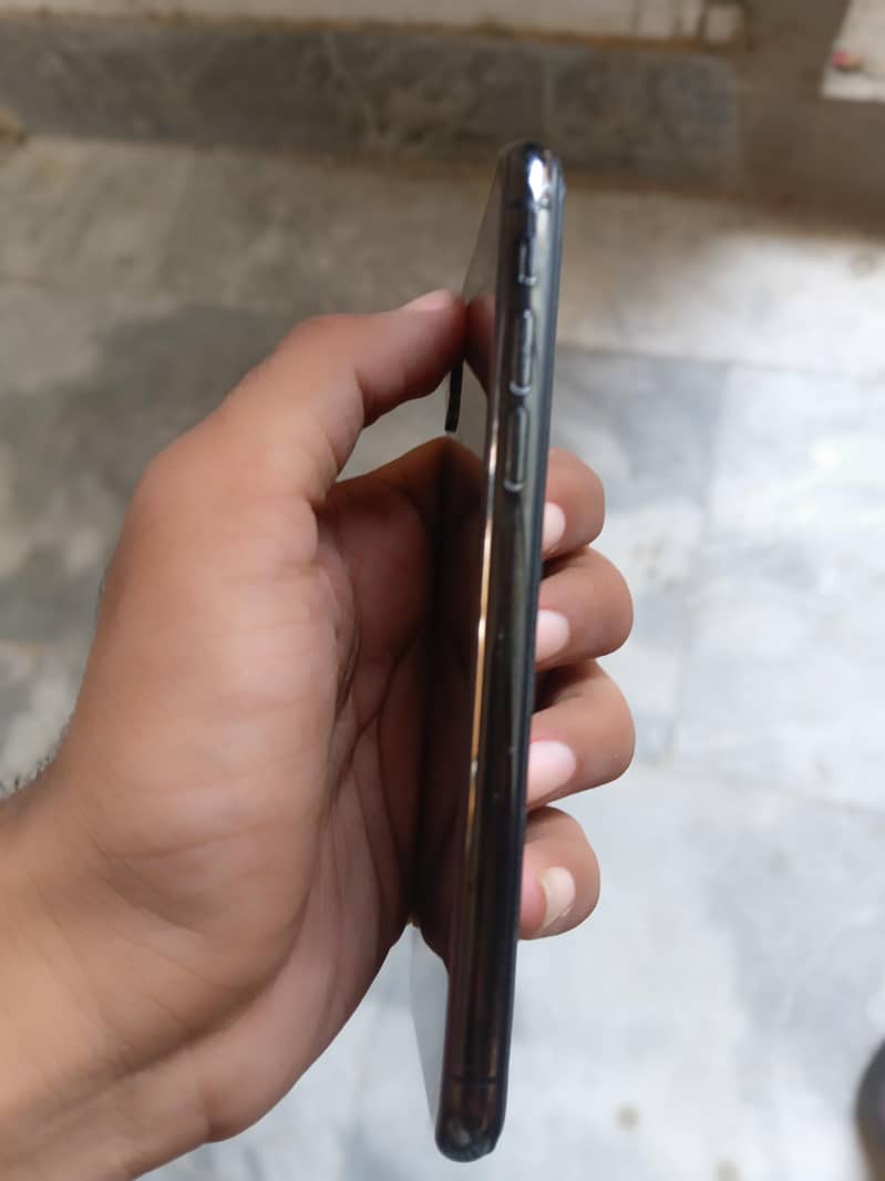 Apple iPhone X 2