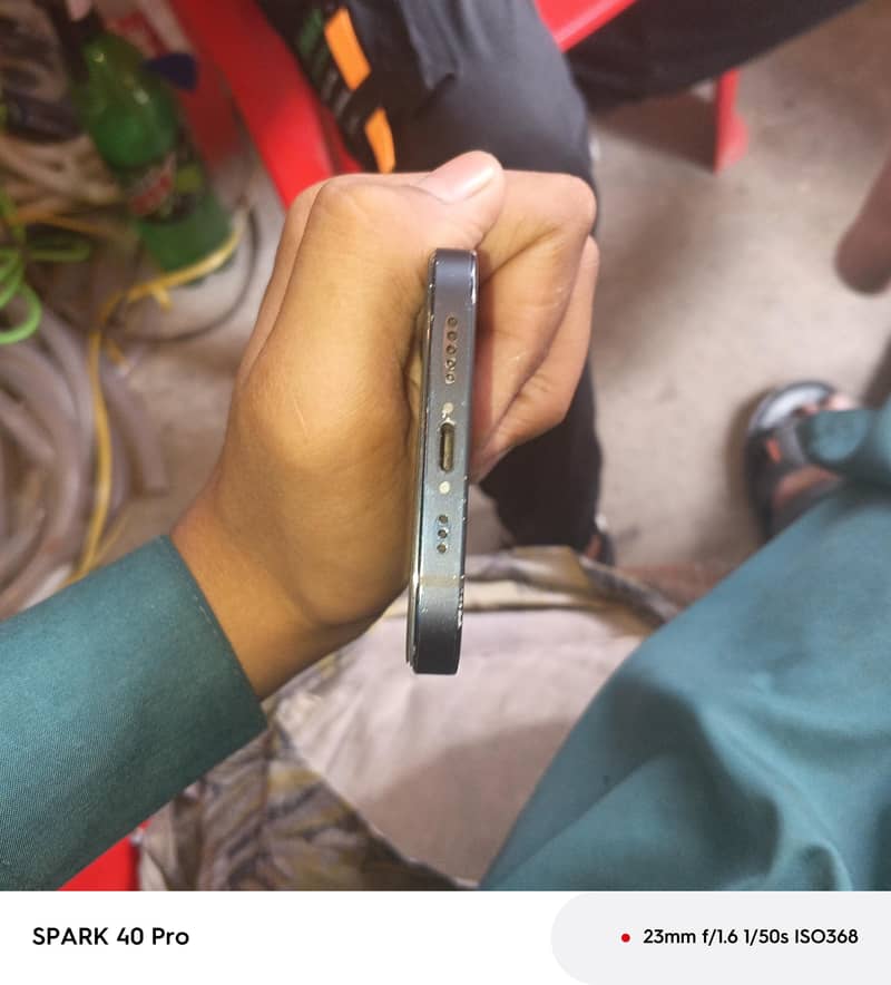 Apple iPhone 12 3