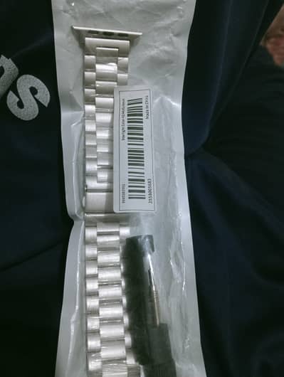 New Apple Watch Metal Strap 44mm/46mm Starlight – Unused"