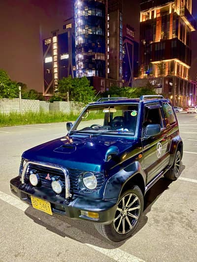Mitsubishi Pajero JR jeep