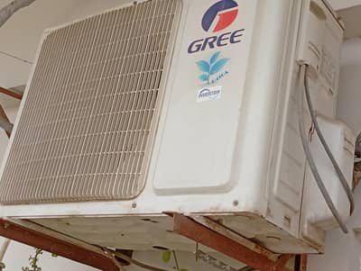 gree 1.5 ton AC inverter