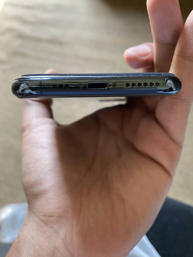 Apple iPhone 11 Pro 2