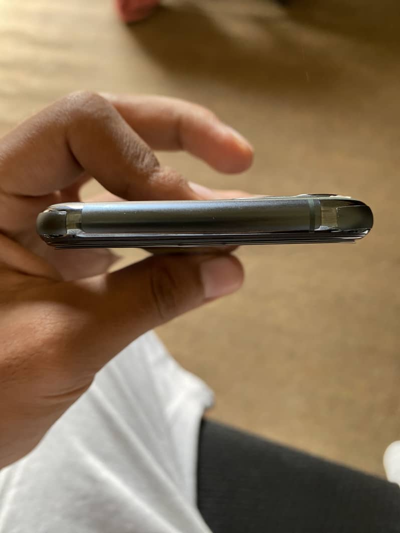 Apple iPhone 11 Pro 3