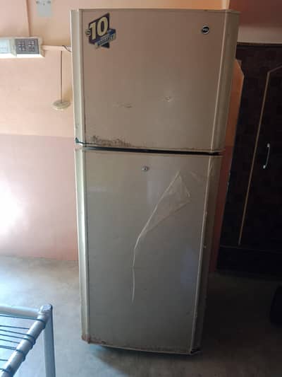 Pel 17 size about 6 years used firdge with compressor 4-5 yearsfor sal