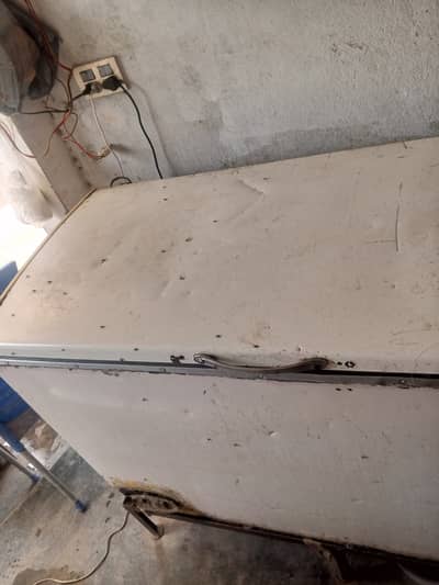 Sale for urgent deep freezer mobile number 03421433702