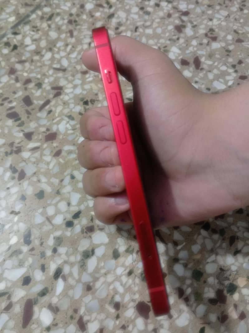 Apple iPhone 13 2