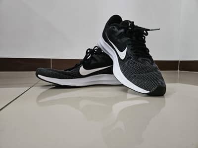 Nike Running Joggers Flawless Condition  US 8