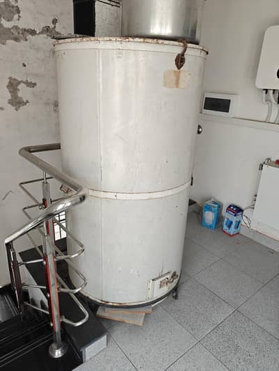 Wheat storage container / Parola