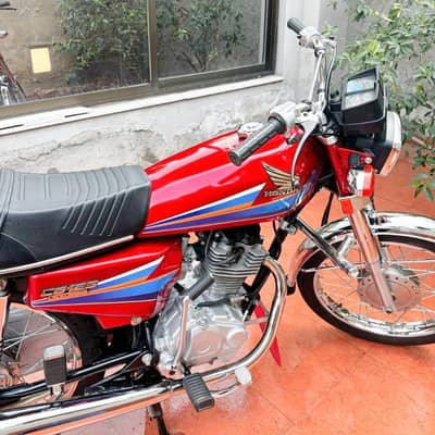 Honda 125 CG bike . . 030. . 922. . 15594 WhatsApp number on Lahore ka