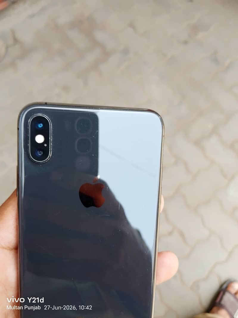 Apple iPhone XS Max 0